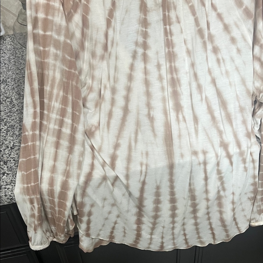 Young Fabulous & Broke Beige Tie-Dye Blouse - Picture 12 of 14